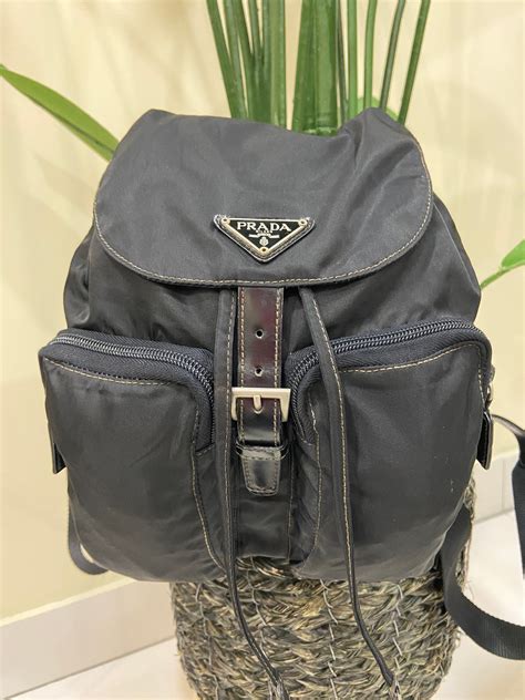 prada backpack second hand|prada經典包.